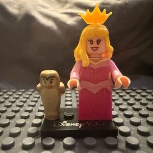 Disney Princess Aurora MiniFigure - Pink Dress with Yellow Crown
